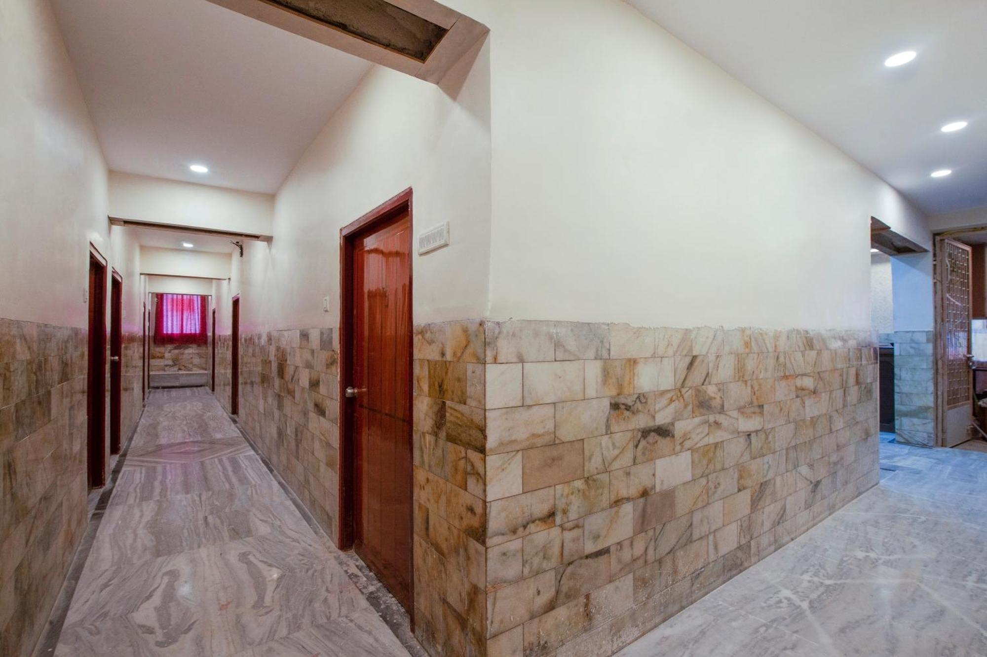 Super Hotel O Holiday Rani Gunj Opp Punjab National Bank Secundurabad Exteriér fotografie