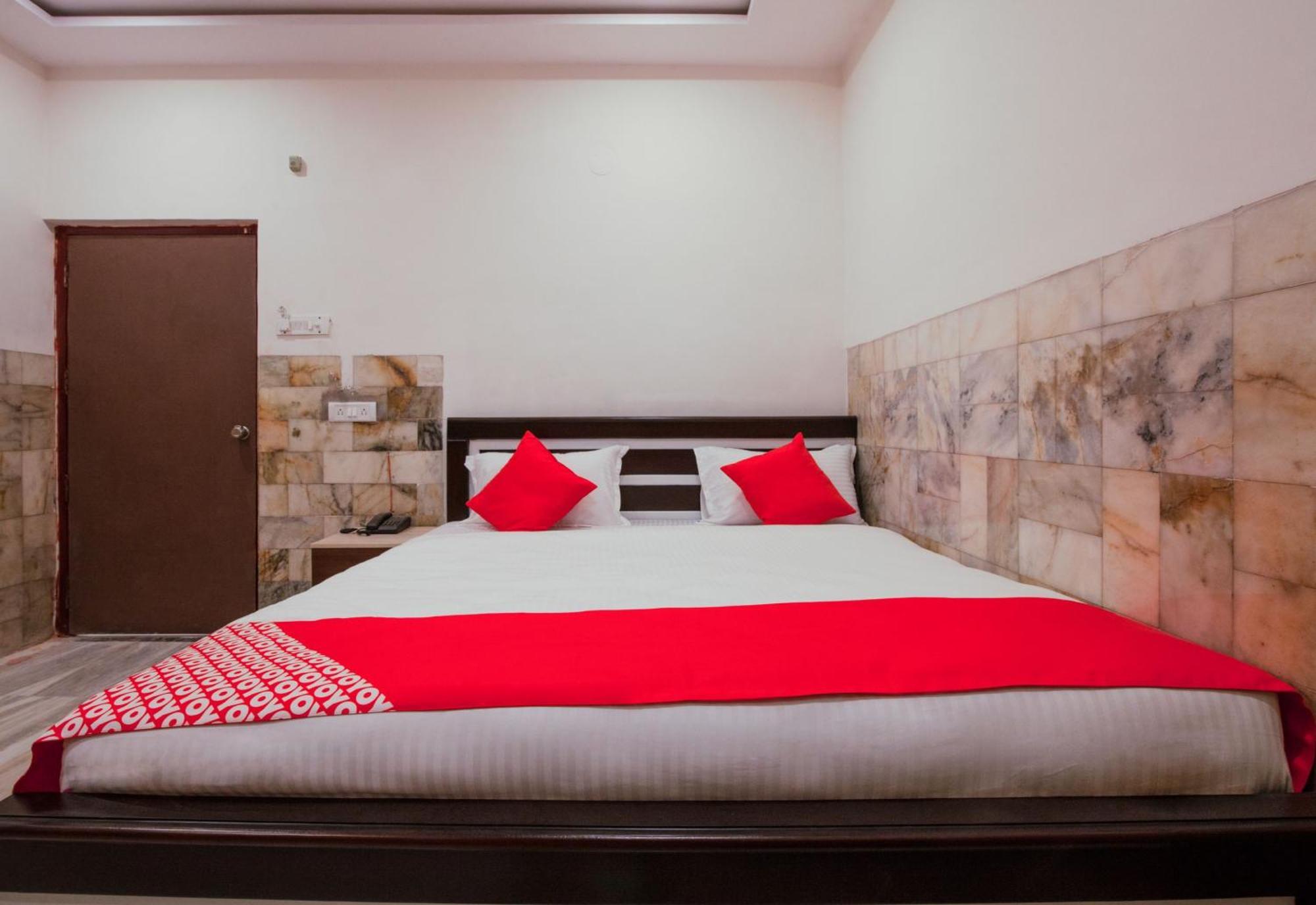 Super Hotel O Holiday Rani Gunj Opp Punjab National Bank Secundurabad Exteriér fotografie
