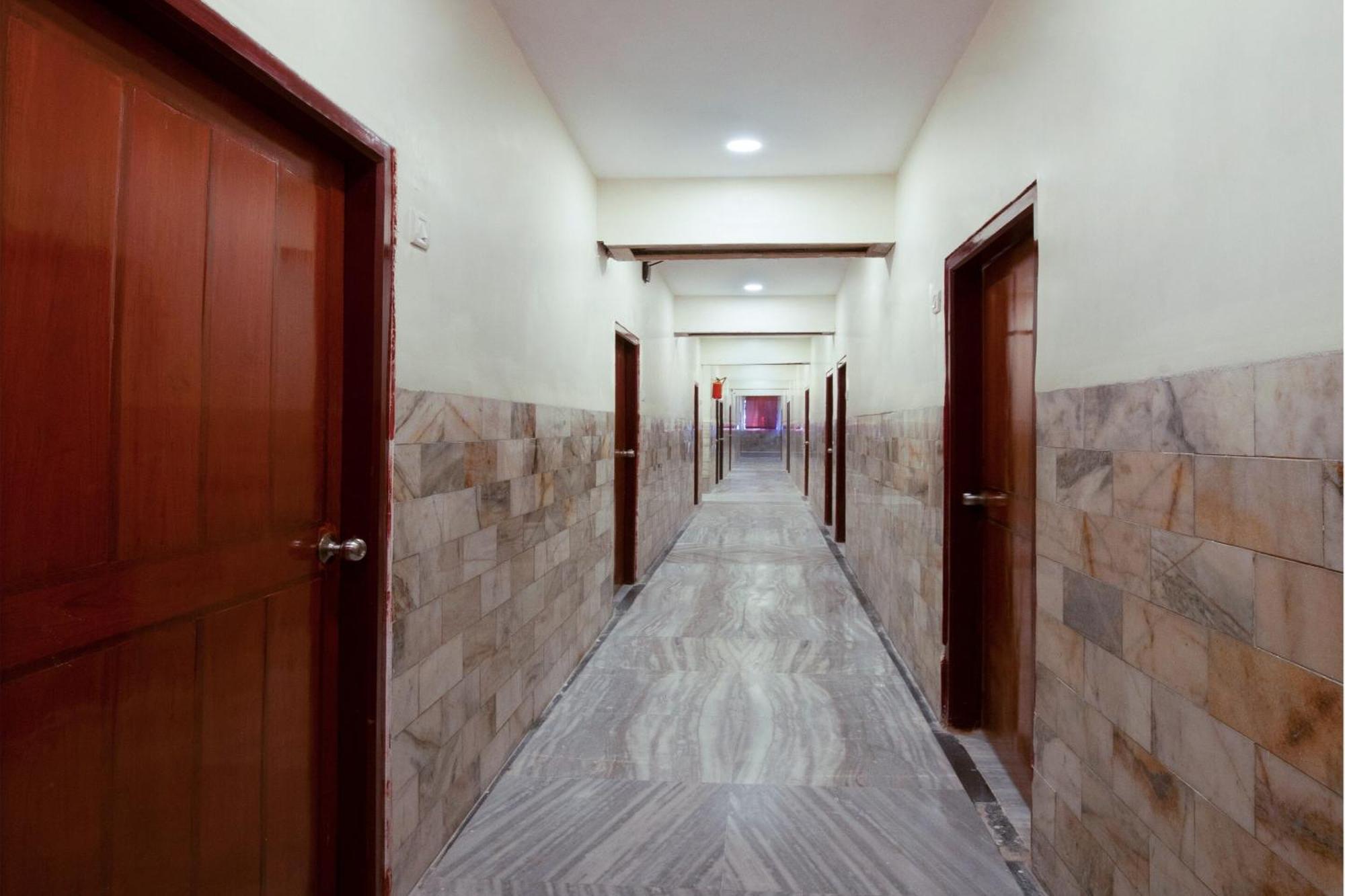 Super Hotel O Holiday Rani Gunj Opp Punjab National Bank Secundurabad Exteriér fotografie