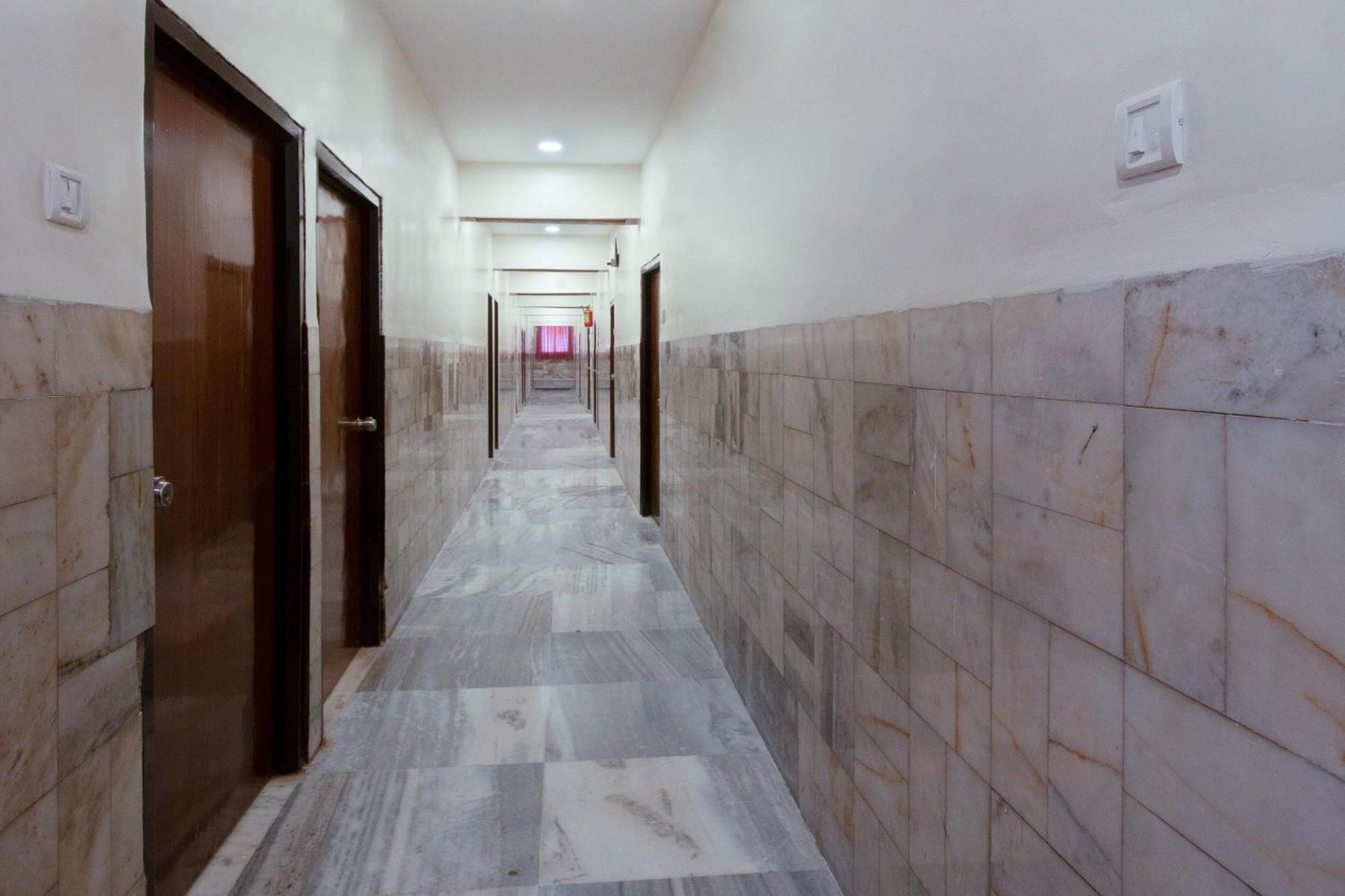 Super Hotel O Holiday Rani Gunj Opp Punjab National Bank Secundurabad Exteriér fotografie
